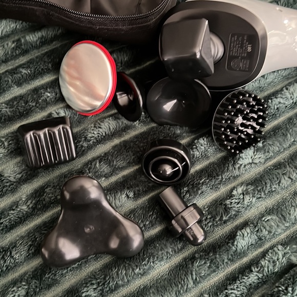 Wahl Hot Cold Therapeutic Light Vibratory Corded Massager with Variable Speed - Picture 8 of 11